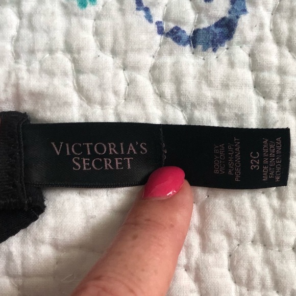 Used.  Push-Up Lace Bra. - Picture 7 of 8